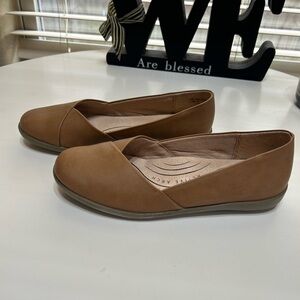Life Stride Brown Women's Flats